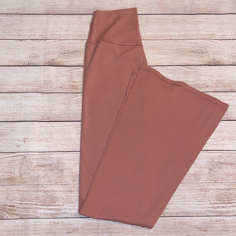 Offline by Aerie Real Me Crossover Flare Legging, Size L, EUC